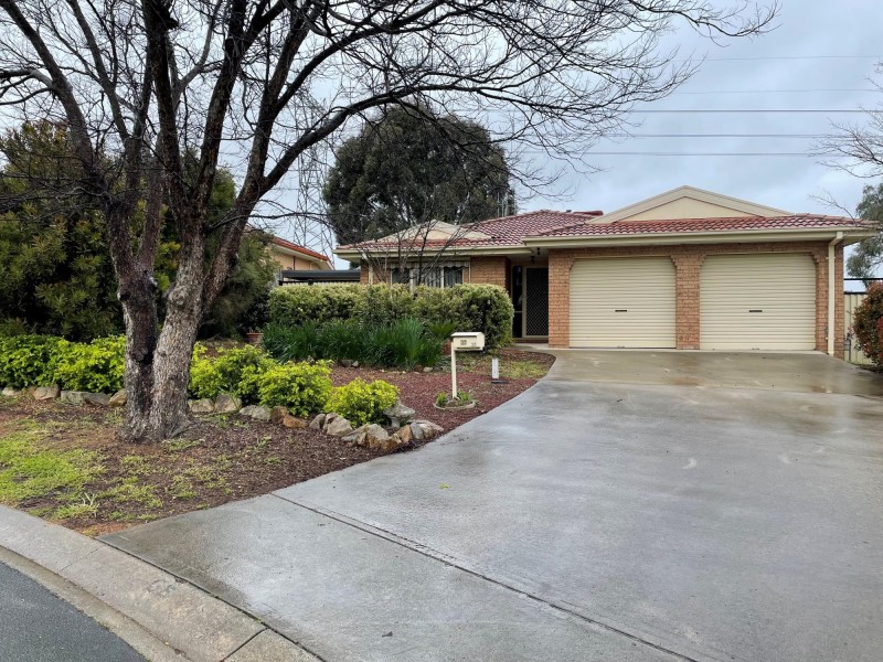 31 Tarrant Crescent, Dunlop ACT 2615