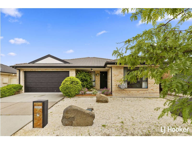 8 Dunnett Street, Dunlop ACT 2615