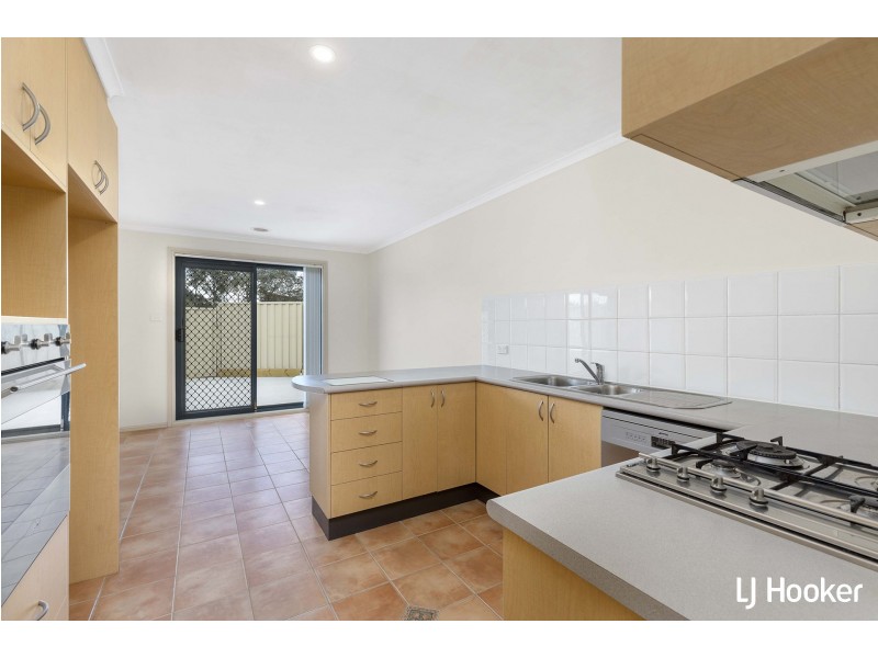 6/2 Dines Place, Bruce ACT 2617