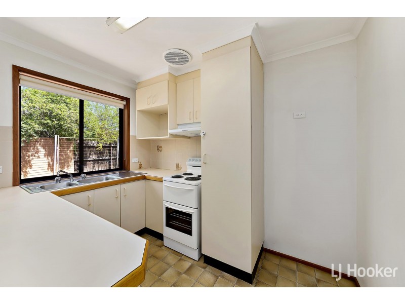 11 Roughley Place, Florey ACT 2615