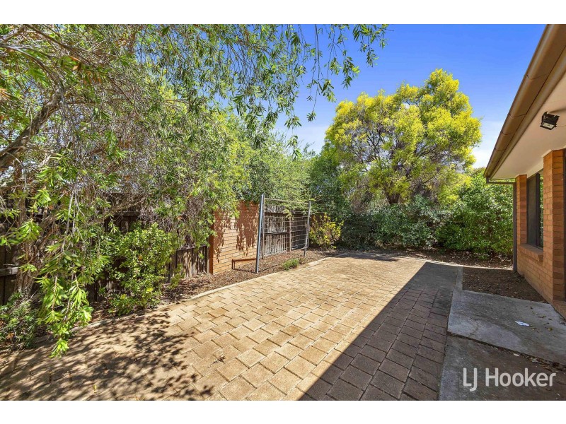 11 Roughley Place, Florey ACT 2615
