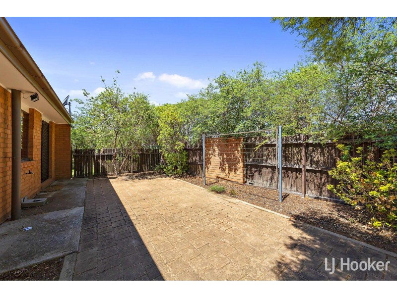 11 Roughley Place, Florey ACT 2615