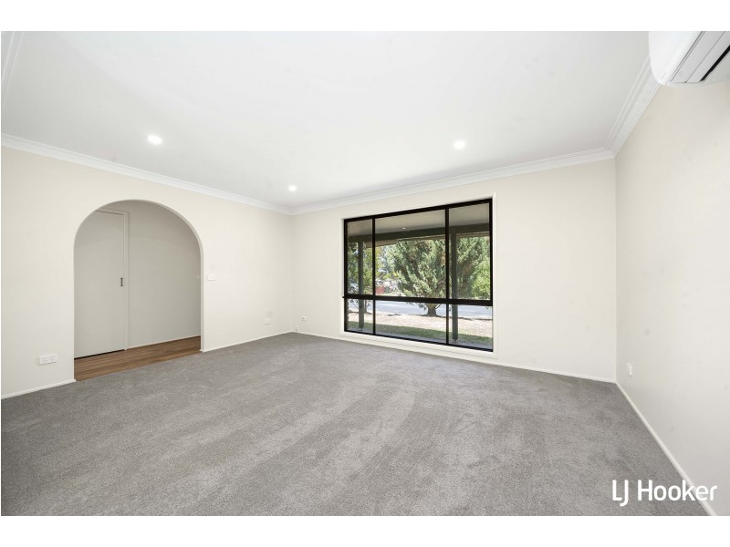 5 Winder Place, Charnwood ACT 2615