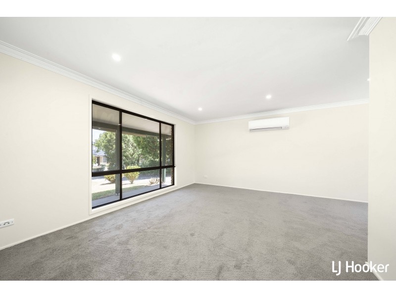5 Winder Place, Charnwood ACT 2615