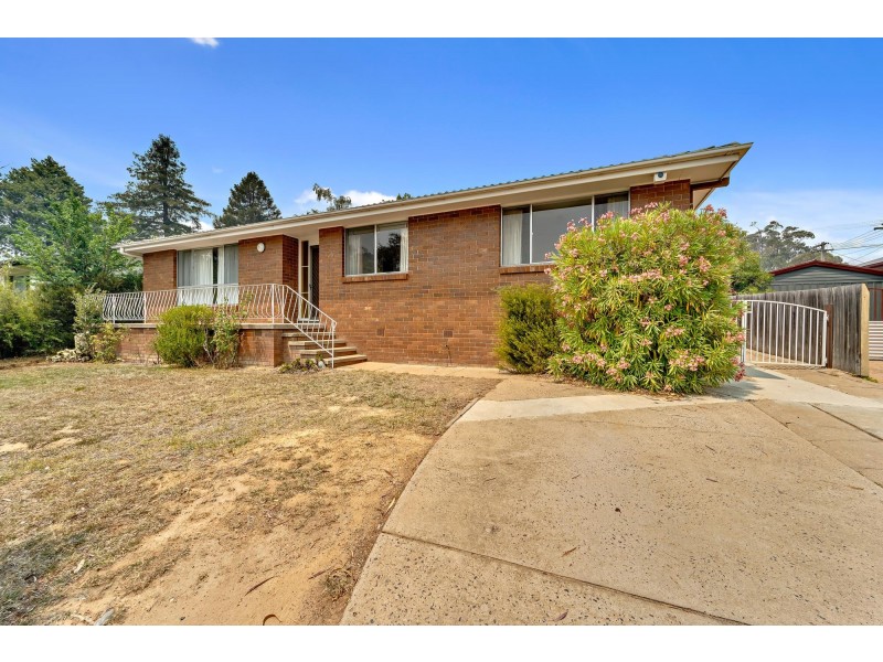 10 Morton Street, Weetangera ACT 2614