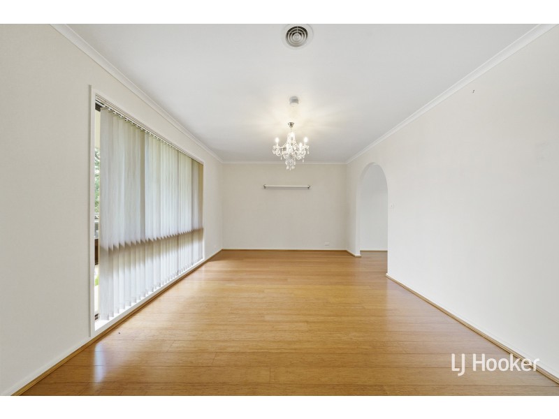 17 Cuscaden Crescent, Florey ACT 2615