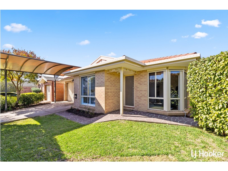 2 Hobday Place, Dunlop ACT 2615