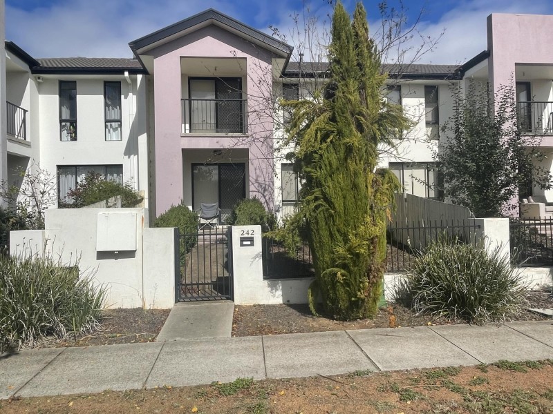 242 Anthony Rolfe Avenue, Gungahlin ACT 2912