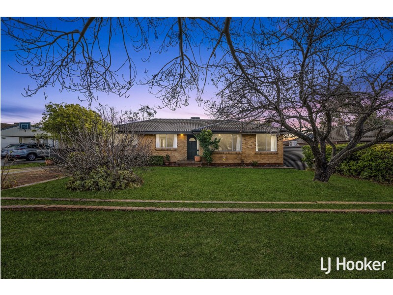 11 Clode Crescent, Macgregor ACT 2615