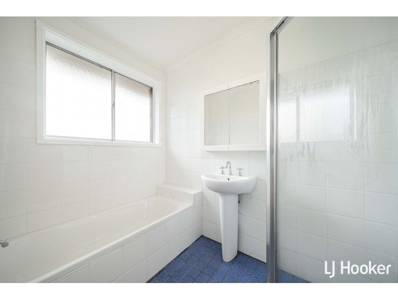 11 Clode Crescent, Macgregor ACT 2615