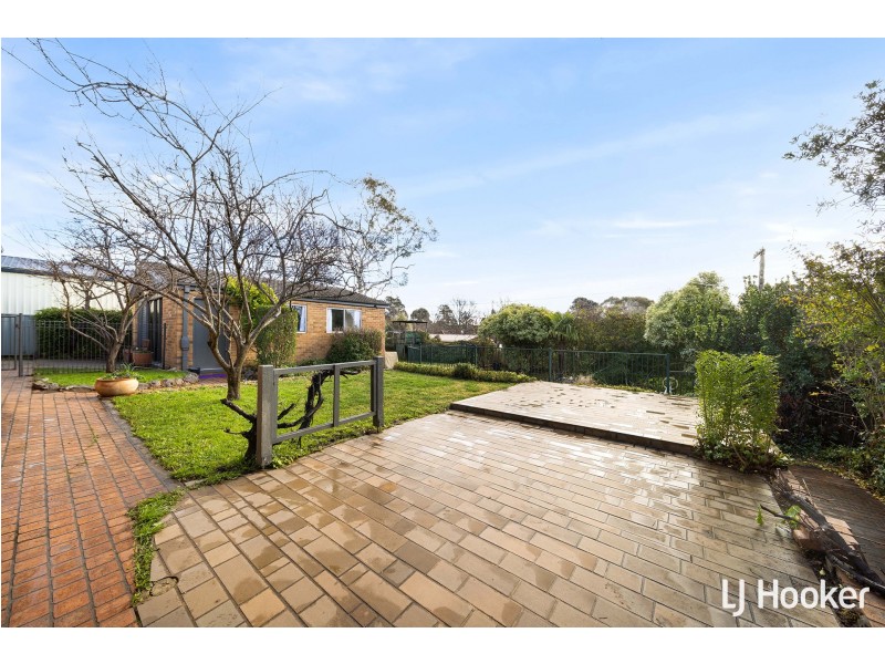 11 Clode Crescent, Macgregor ACT 2615