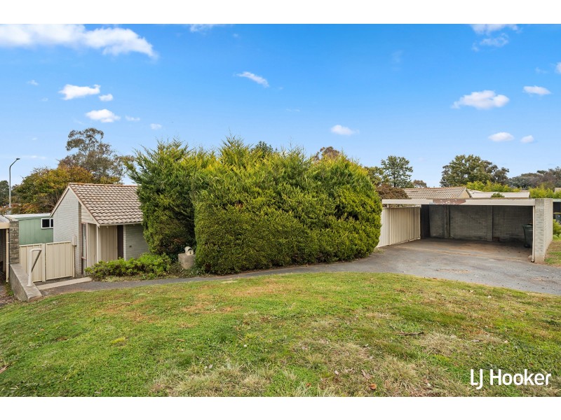 8 Napthali Close, Charnwood ACT 2615
