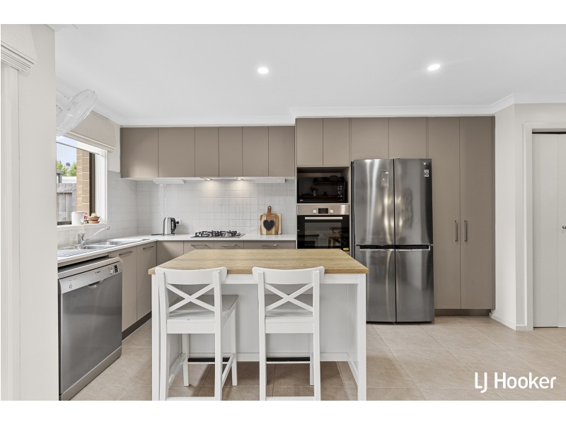 21 Spratt Court, Casey ACT 2913