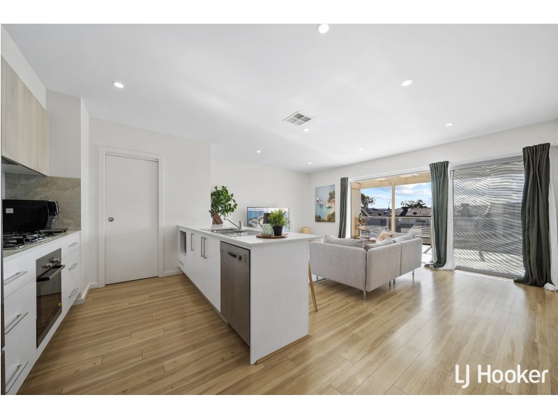 121 Anthony Rolfe Avenue, Gungahlin ACT 2912
