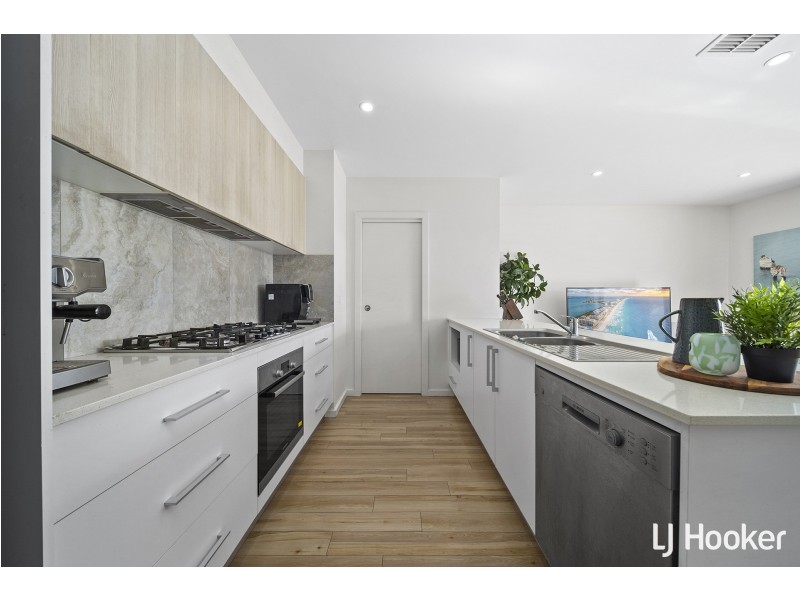 121 Anthony Rolfe Avenue, Gungahlin ACT 2912