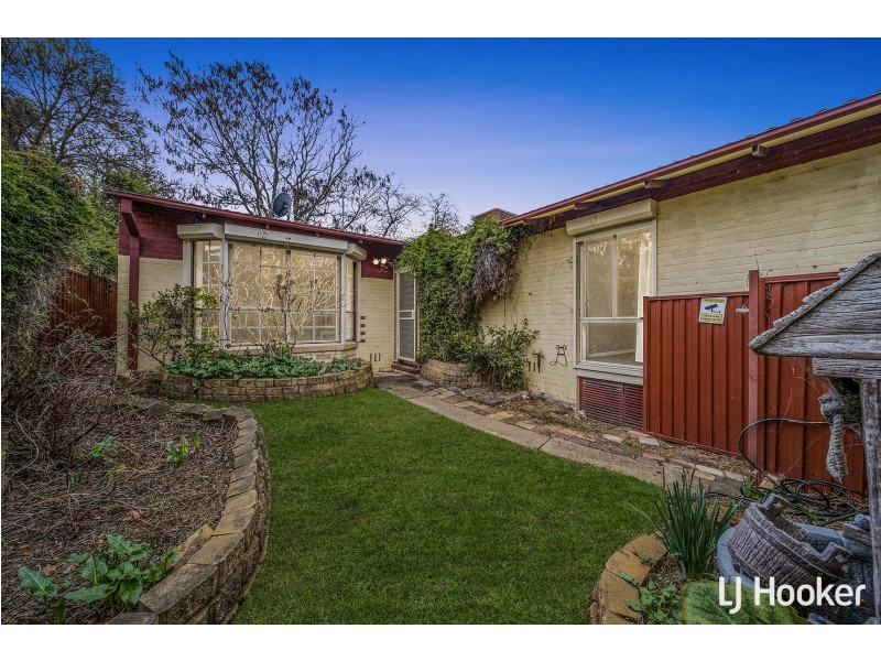 10 Traill Place, Charnwood ACT 2615