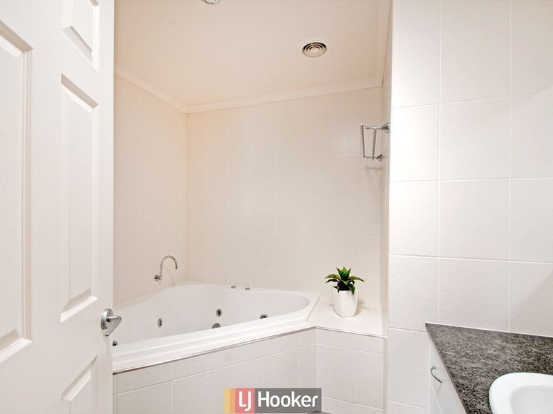 6 Siroset Close, Dunlop ACT 2615