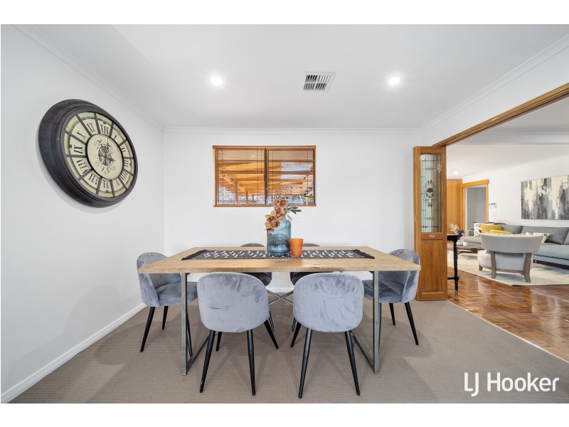 11 Stuckey Place, Charnwood ACT 2615