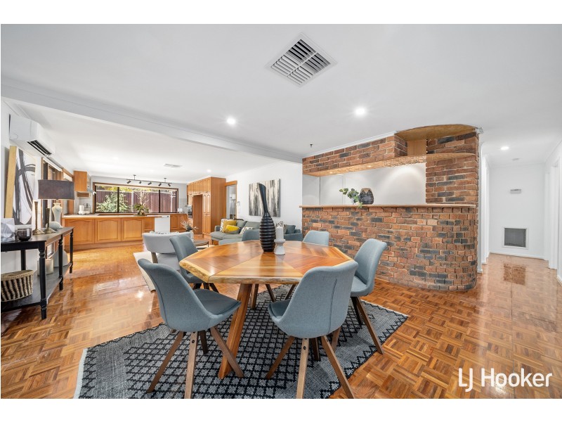 11 Stuckey Place, Charnwood ACT 2615