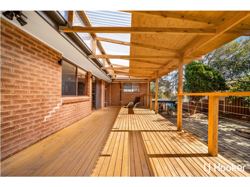 11 Stuckey Place, Charnwood ACT 2615