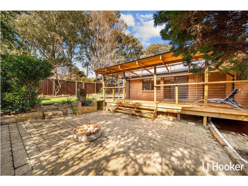 11 Stuckey Place, Charnwood ACT 2615