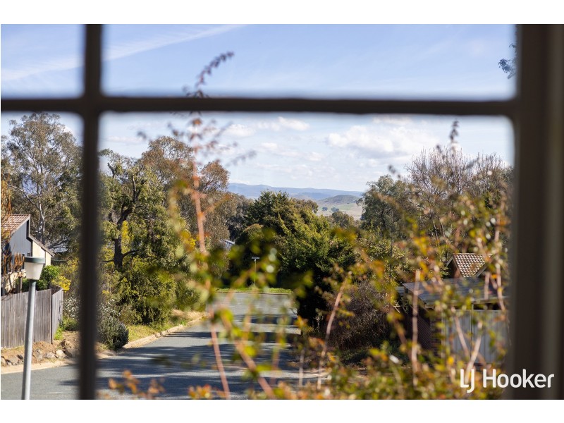 11 Stuckey Place, Charnwood ACT 2615