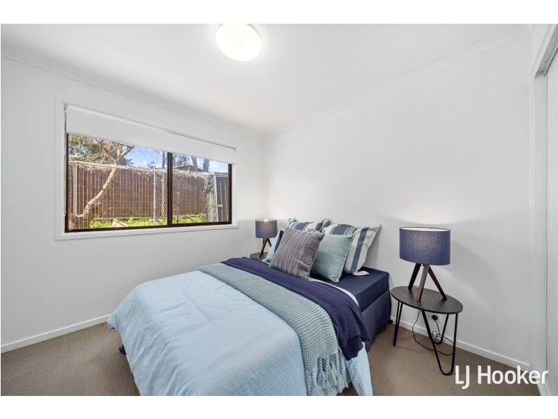 11 Stuckey Place, Charnwood ACT 2615