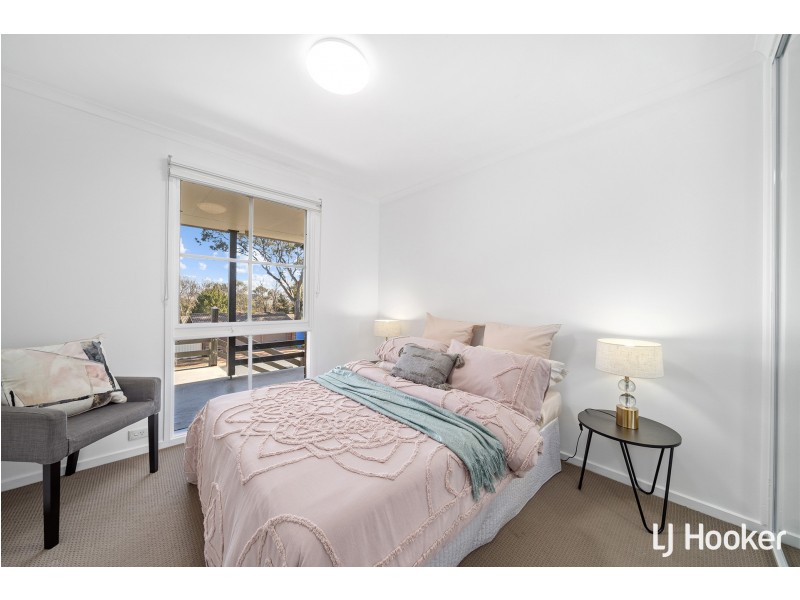 11 Stuckey Place, Charnwood ACT 2615