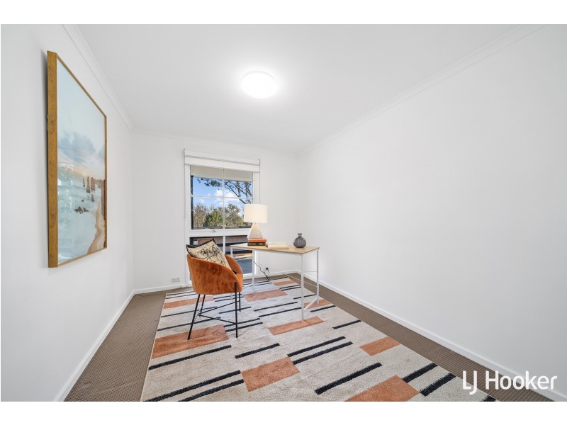 11 Stuckey Place, Charnwood ACT 2615