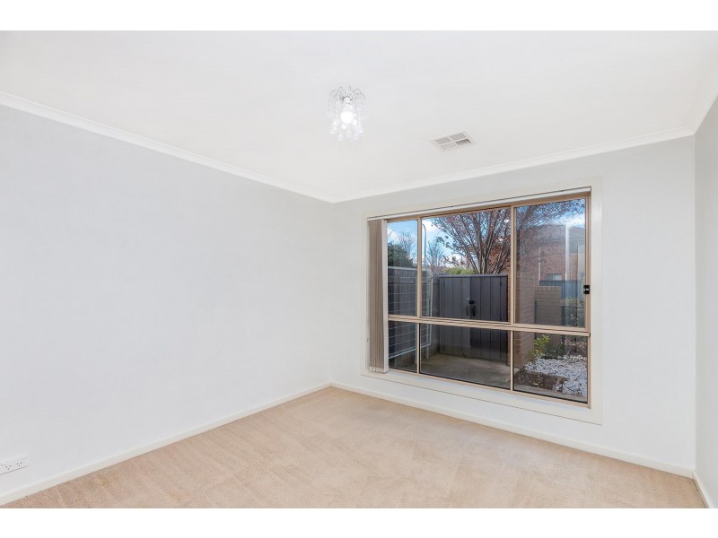 2/2 Neil Currie Street, Casey ACT 2913