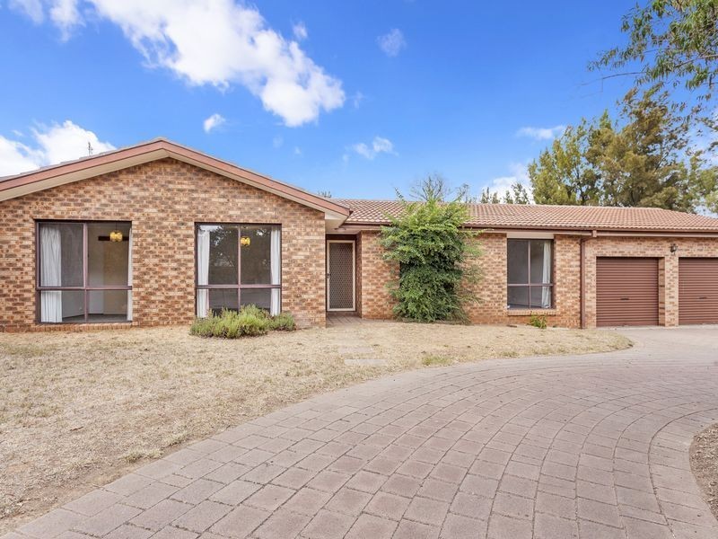 11 Sloane Place, Florey ACT 2615