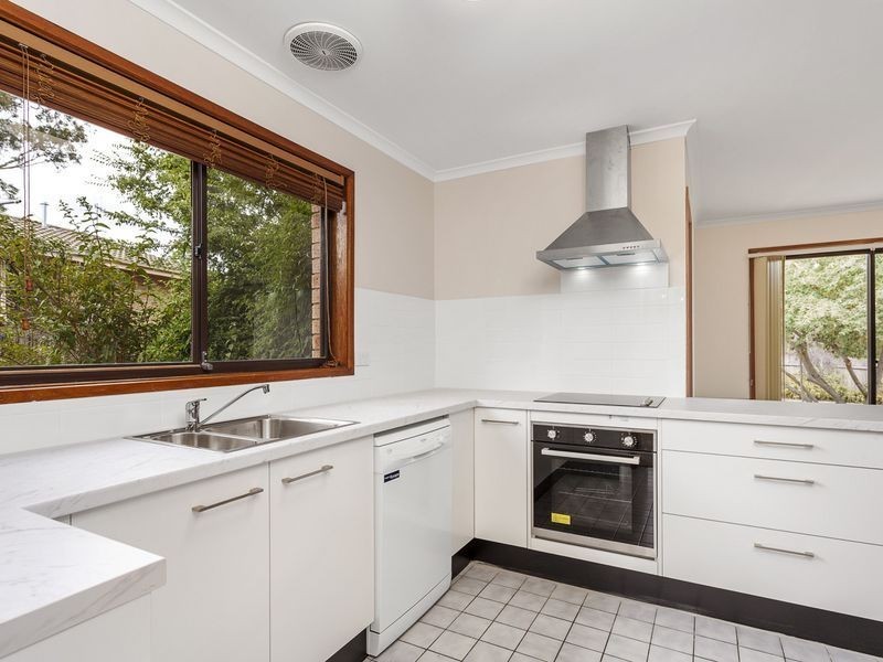11 Sloane Place, Florey ACT 2615