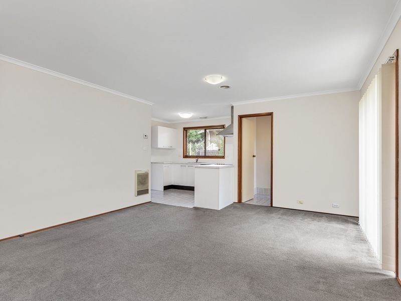 11 Sloane Place, Florey ACT 2615