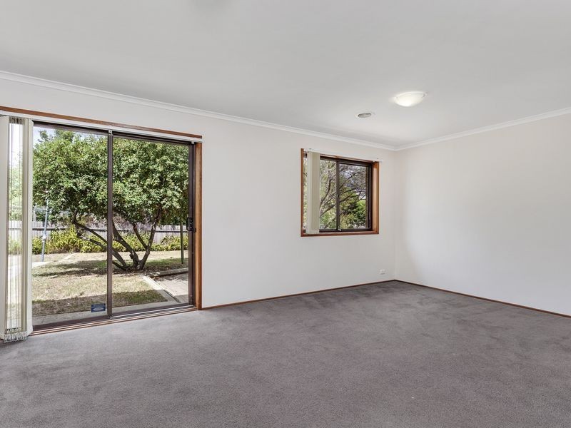 11 Sloane Place, Florey ACT 2615