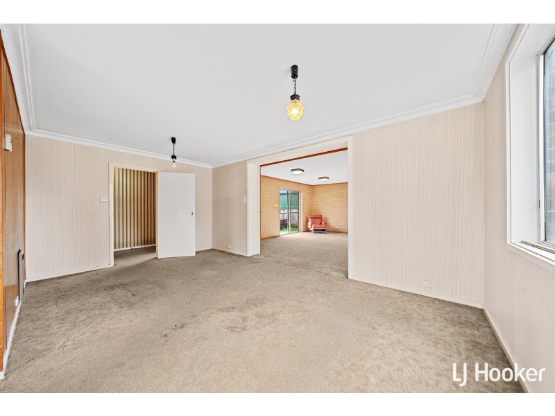 6 Amadio Place, Melba ACT 2615