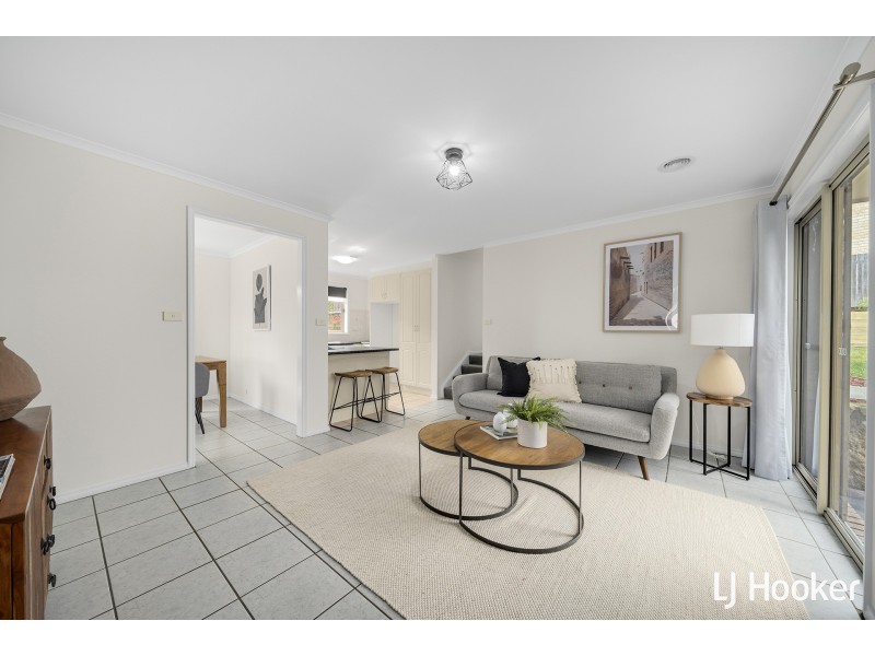 1 Grove Place, Dunlop ACT 2615