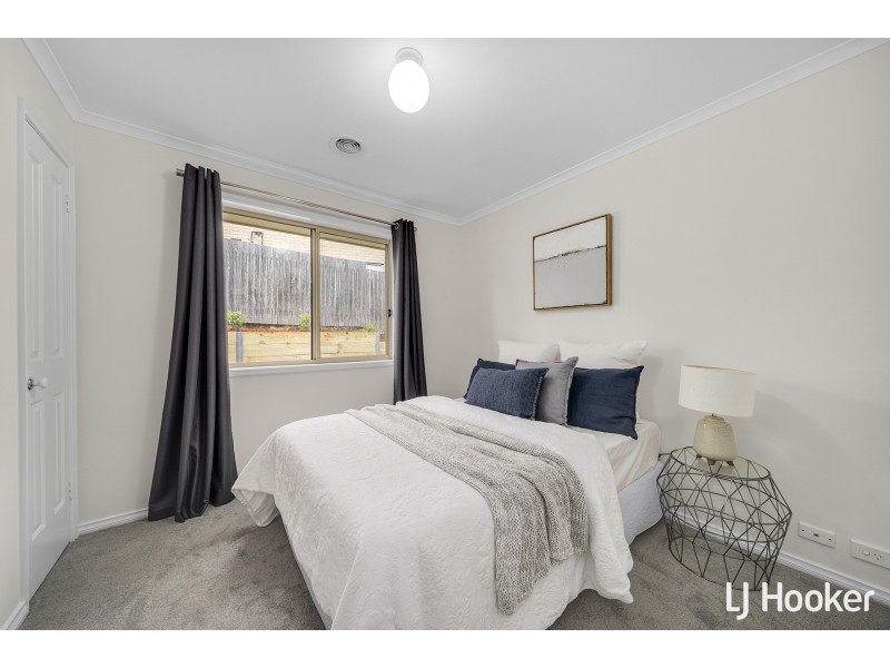 1 Grove Place, Dunlop ACT 2615