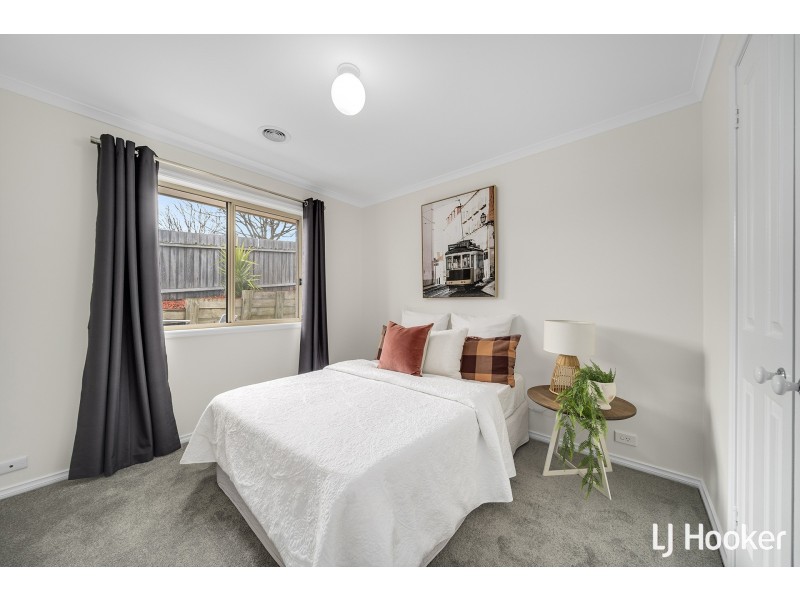 1 Grove Place, Dunlop ACT 2615