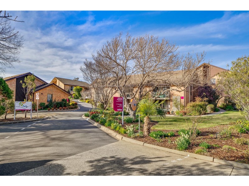 33/11 Namatjira Drive, Weston ACT 2611