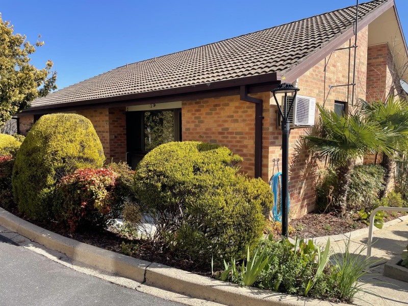 33/11 Namatjira Drive, Weston ACT 2611