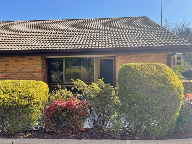 33/11 Namatjira Drive, Weston ACT 2611