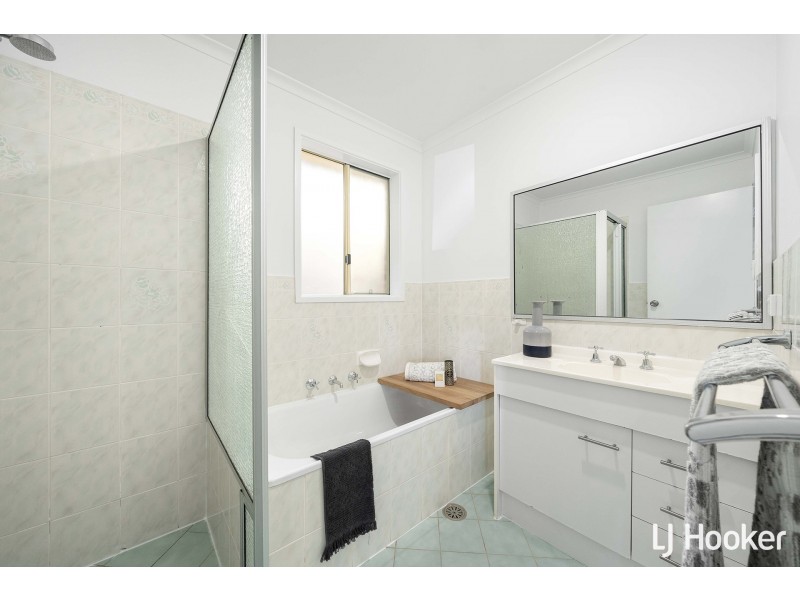 6 Bimbiang Crescent, Ngunnawal ACT 2913