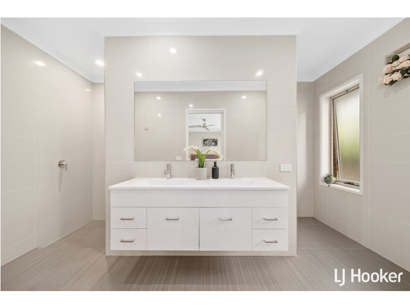 56 Langtree Crescent, Crace ACT 2911
