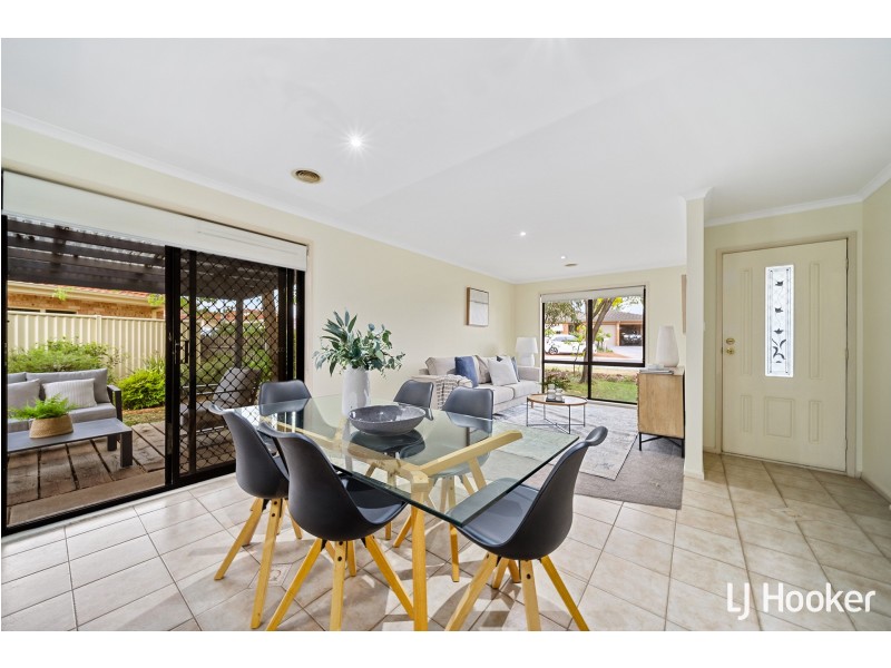 16 Westall Place, Dunlop ACT 2615