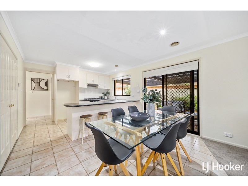 16 Westall Place, Dunlop ACT 2615
