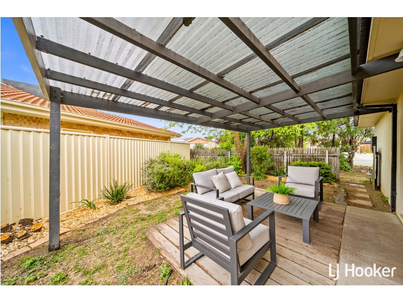 16 Westall Place, Dunlop ACT 2615