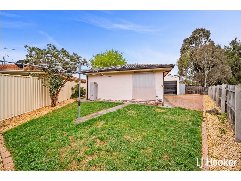 16 Westall Place, Dunlop ACT 2615