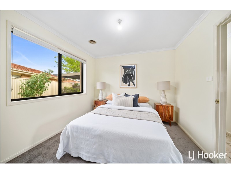 16 Westall Place, Dunlop ACT 2615