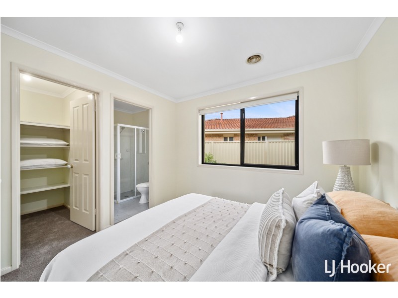 16 Westall Place, Dunlop ACT 2615