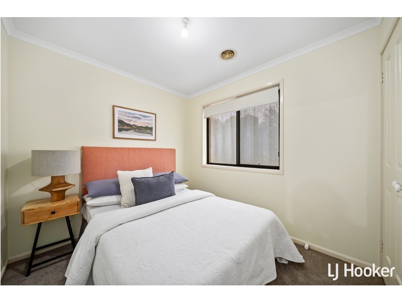 16 Westall Place, Dunlop ACT 2615